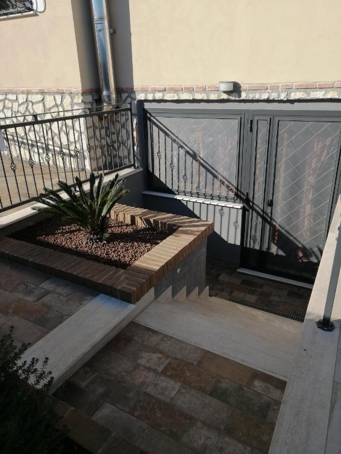 La Casa Del Borgo-Intero Appartamento Latina Dış mekan fotoğraf